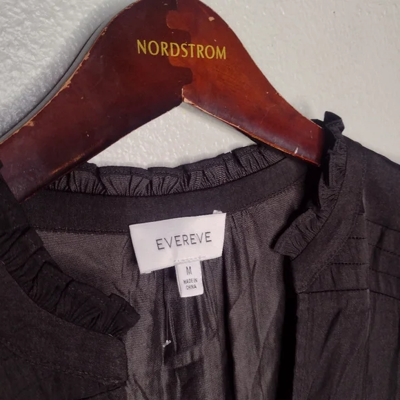 Evereve Women's Tally Satin Blouse Medium Black V-Neck Capsule Ruffles P3 - Picture 4 of 7